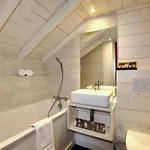 Chalet De Luxe 8 Chambres Avec Sauna Et Parking A Courchevel La Tania - Fr-1-575-232
