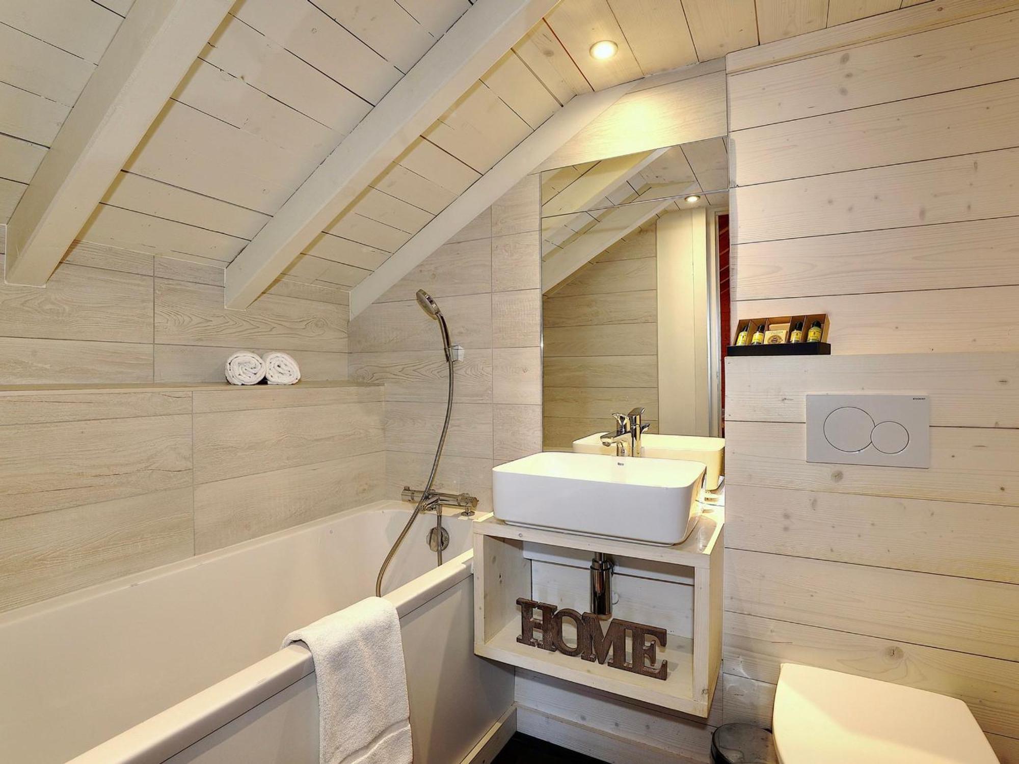 De Luxe 8 Avec Sauna Et Parking A La Tania - Fr-1-575-232 Chalet *